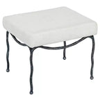 Pouf rembourré en bouclette avec pieds en métal